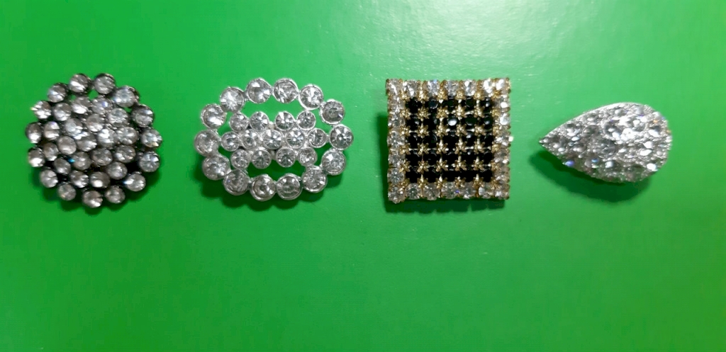 e80812ebe2-2_1366x768